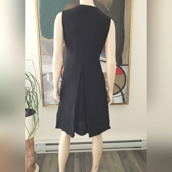 Liviana Conti | Sleeveless V-neck Midi Dress - Picture 3 of 9